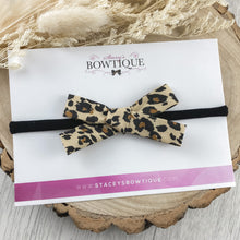 Load image into Gallery viewer, Leopard Print Bow
